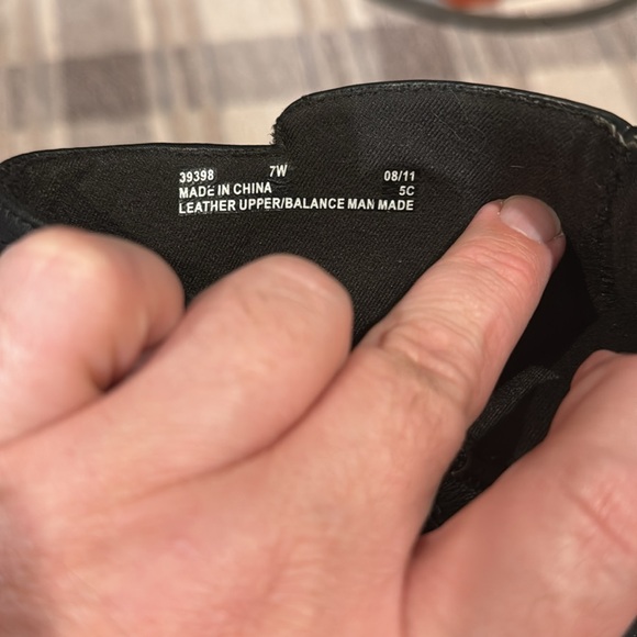 CLARKS Leather ankle boot , size 7W - Picture 10 of 14